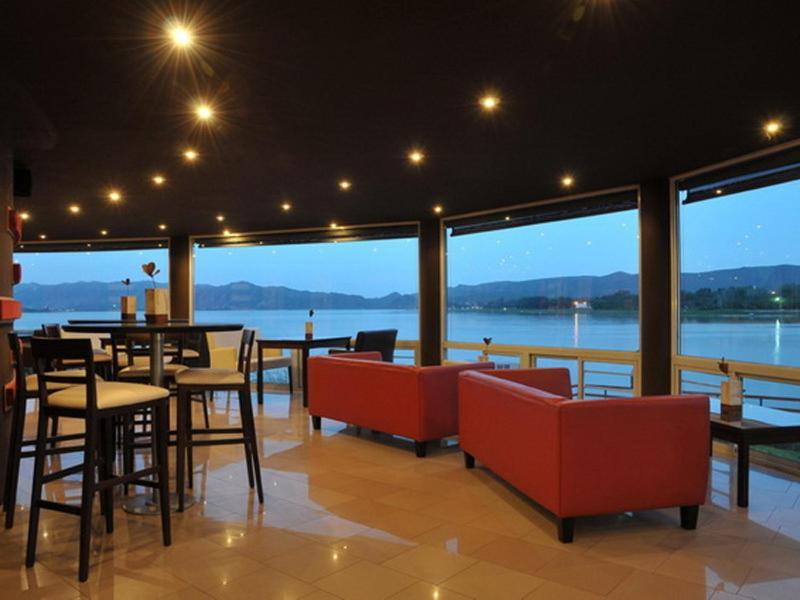 Lake Buenavista Apart Hotel & Suites Вилья-Карлос-Пас Экстерьер фото