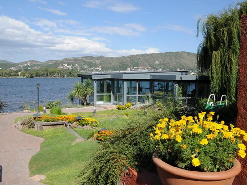 Lake Buenavista Apart Hotel & Suites Вилья-Карлос-Пас Экстерьер фото