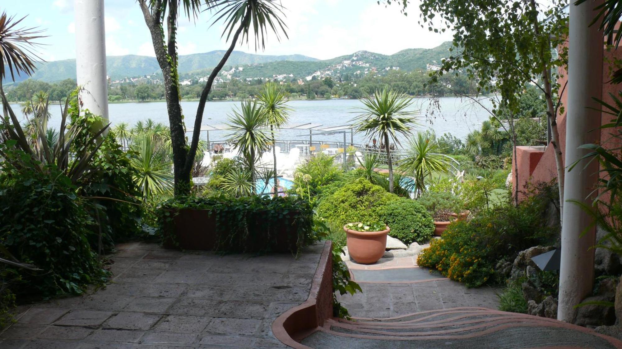 Lake Buenavista Apart Hotel & Suites Вилья-Карлос-Пас Экстерьер фото